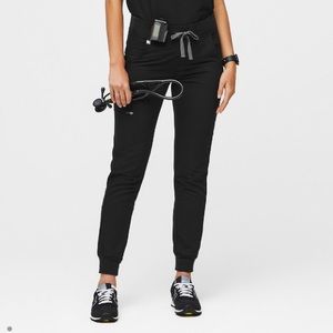 FIGS Black Womens Zamora Petite Jogger Scrub Pant